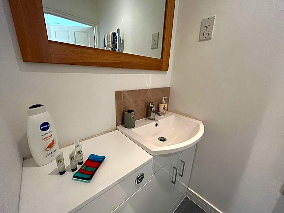 The Ship Inn - Self Catering Accommodation