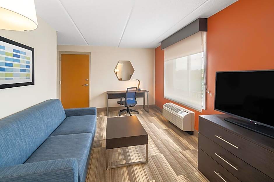 Holiday Inn Express Hotel & Suites Bluffton at Hilton Head Area By IHG