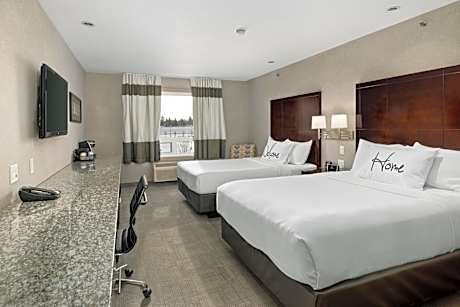 Queen Suite with Two Queen Beds