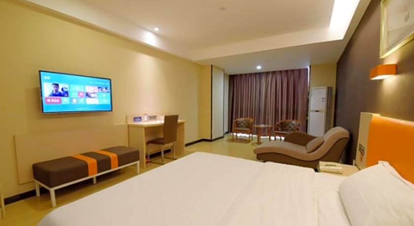 7 Days Premium Jingjiang Fuhai New World Automobile Terminal Branch