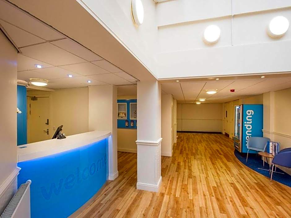 Travelodge Perth Central