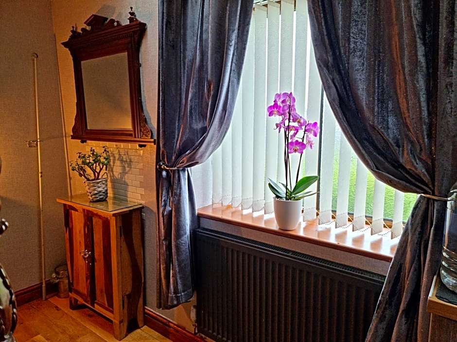 Castle Lodge - Brecon Beacons Accommodation