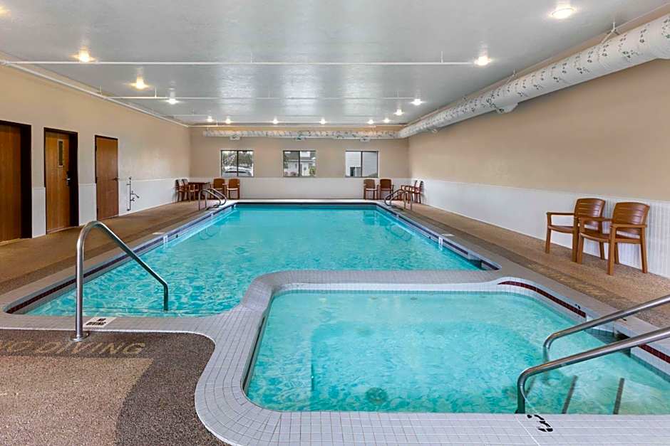 Super 8 by Wyndham St. Ignace