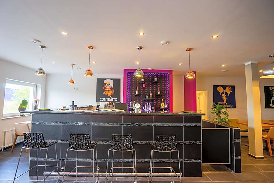 Confour Hotel