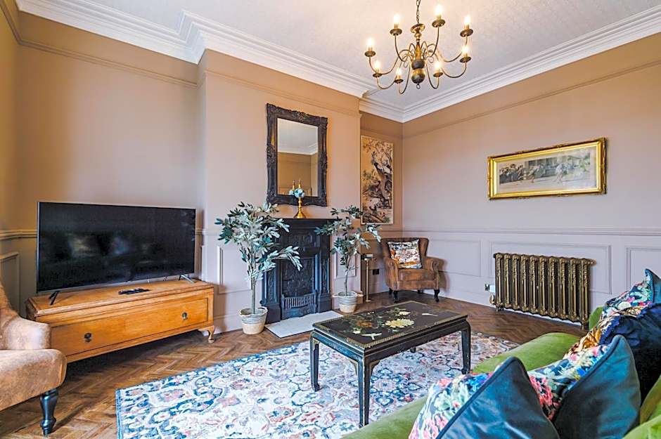 Russell Court by Orenda-Luxe