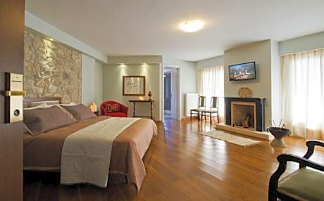 Superior Suite with Spa Bath