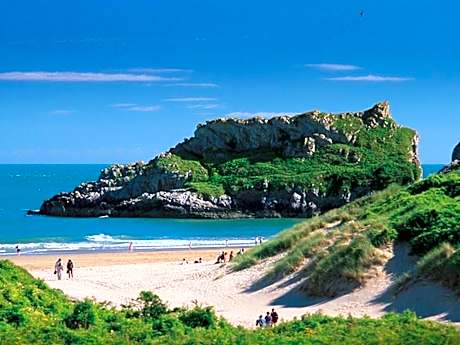 Junior Suite-King-Ensuite with Shower-City View-Family suite