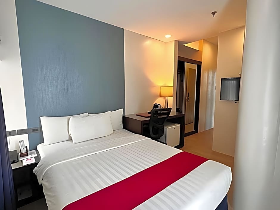 Sarrosa International Hotel And Residential Suites