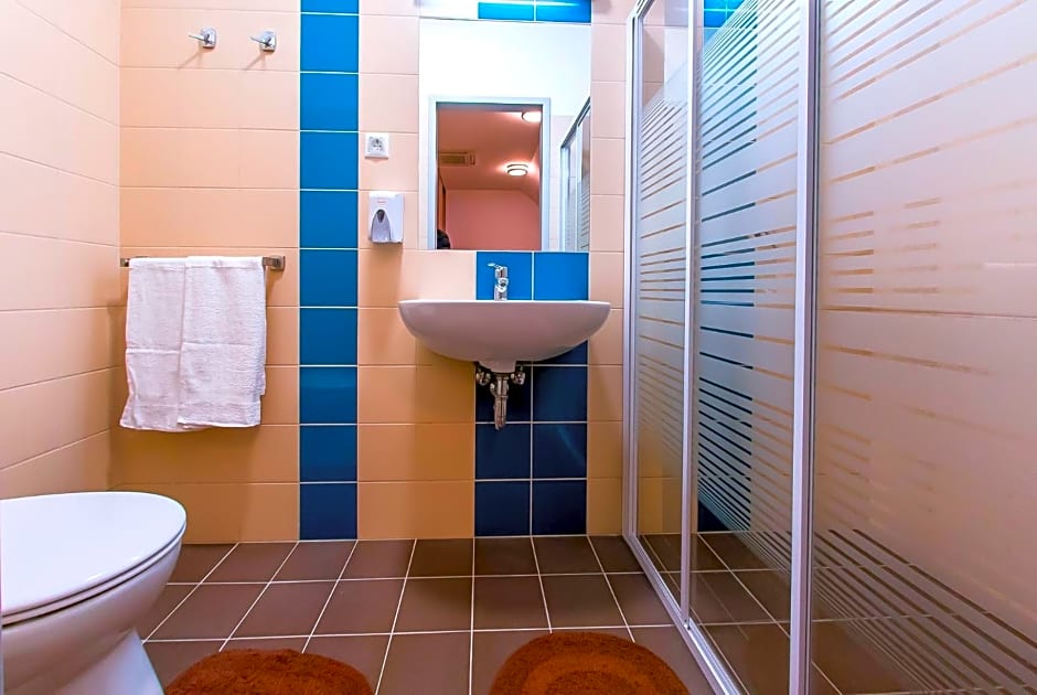 CVSE Clubház és Panzió