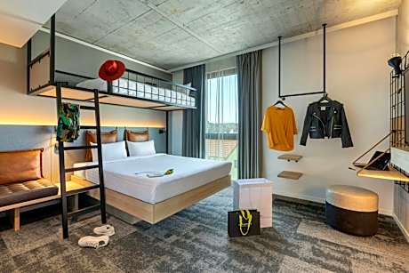 Moxy Triple Room