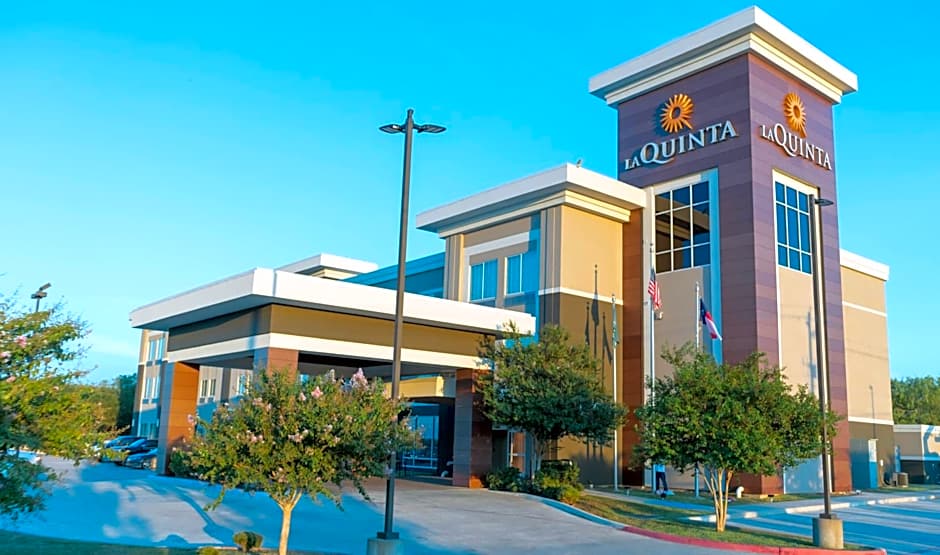 La Quinta Inn & Suites by Wyndham Karnes City