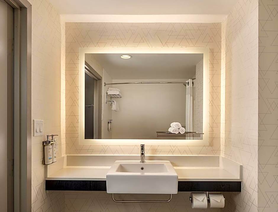 Holiday Inn Express NYC Chelsea - NoMad Area