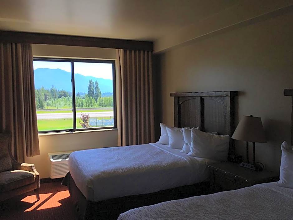 Glacier International Lodge