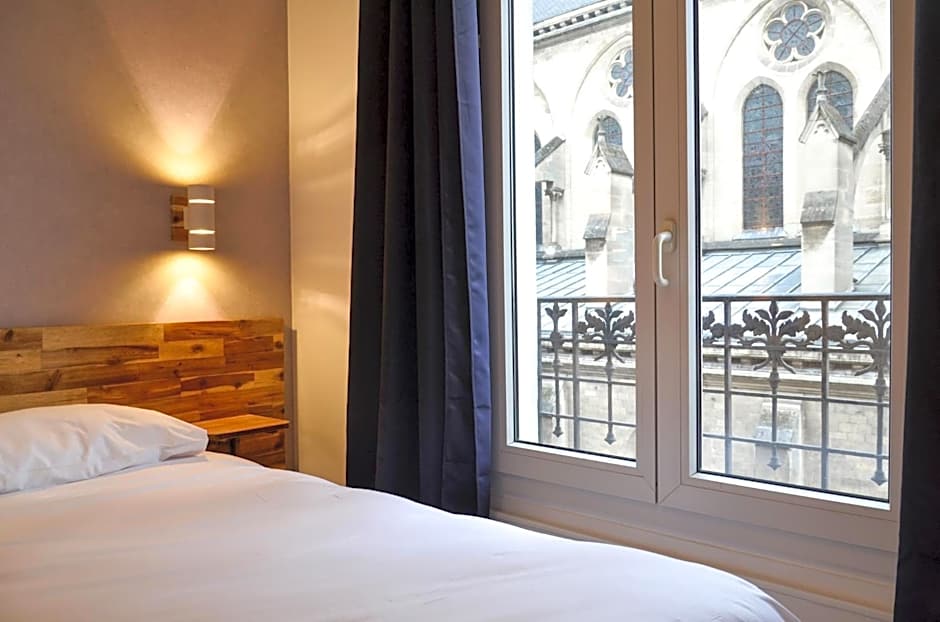 Hôtel De La Perdrix Rouge