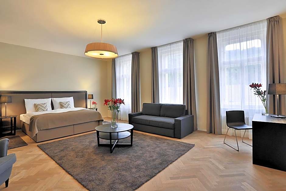 James Hotel & Apartments