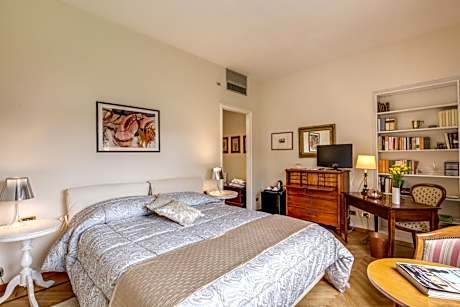 Junior Suite with Garden View