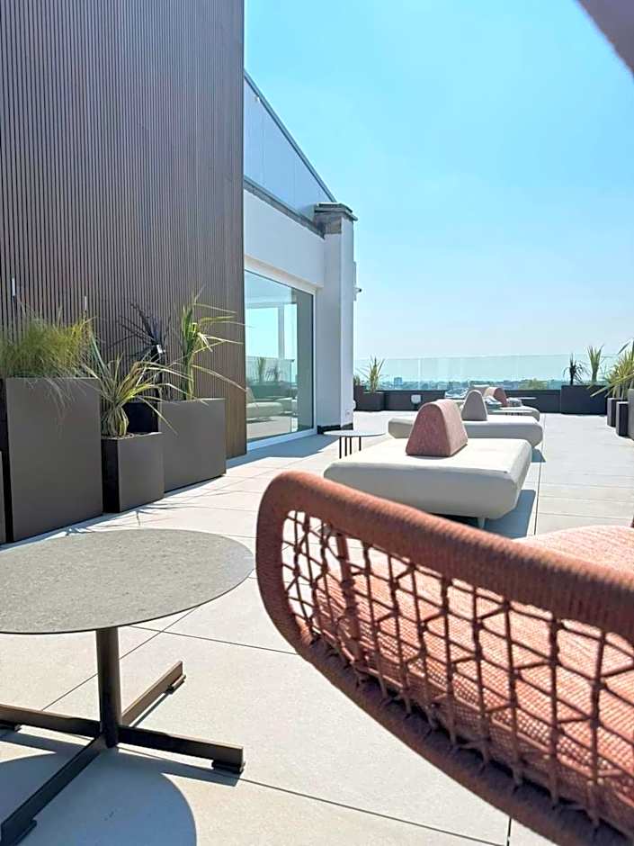 Helios Hotel & Restaurant