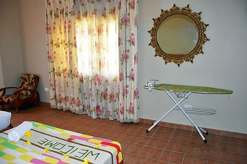 Reef Holiday Apartments