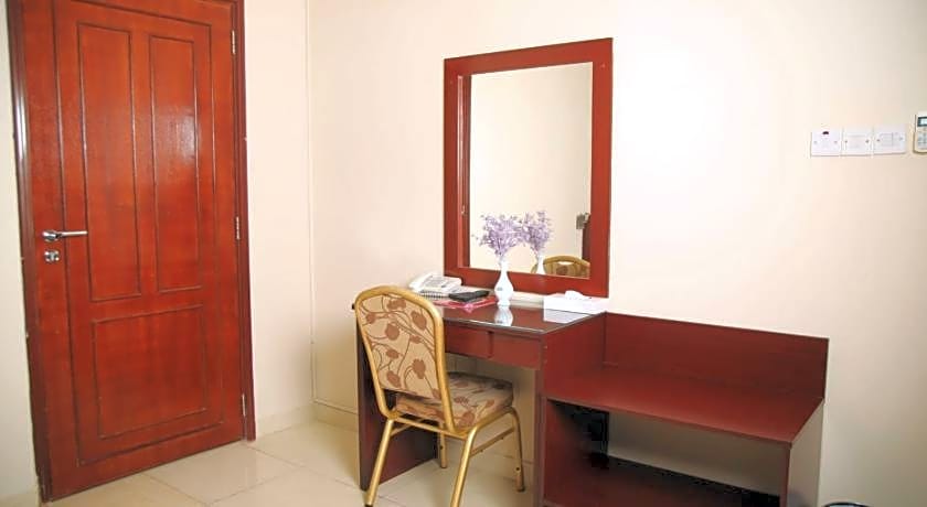 Al Ayjah Plaza Hotel