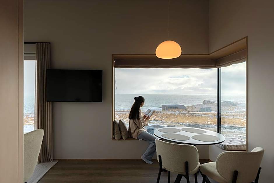 Peninsula Suites