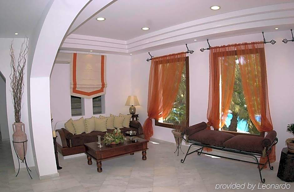 Atlantis Beach Villa
