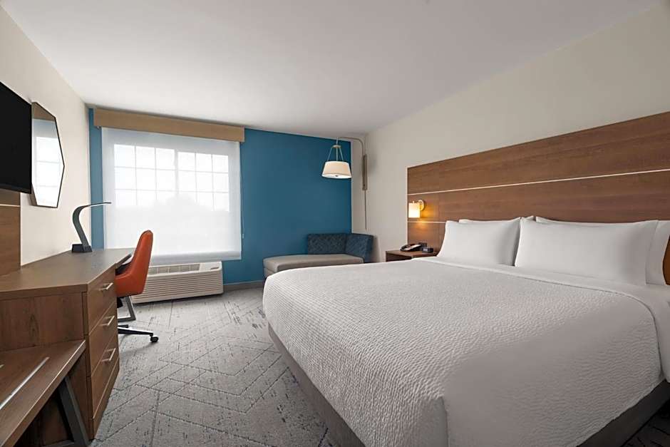 Holiday Inn Express & Suites Harrison By IHG