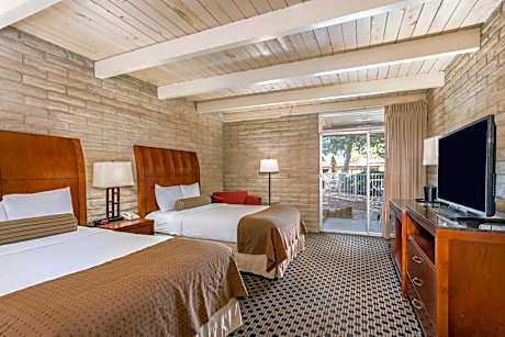 Queen Room with Pool View