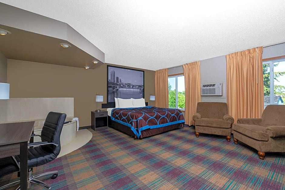 Super 8 by Wyndham Glenwood