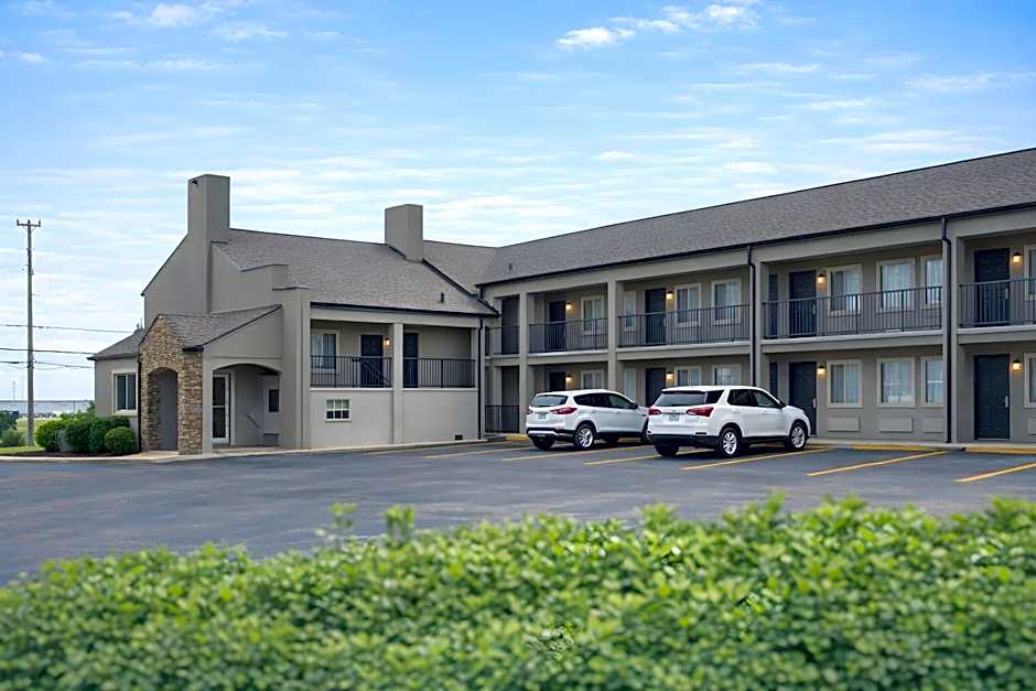 Quarters Inn & Suites