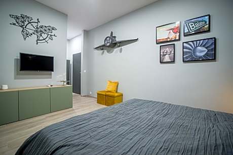 Deluxe Room (2 Adults + 1 Child)