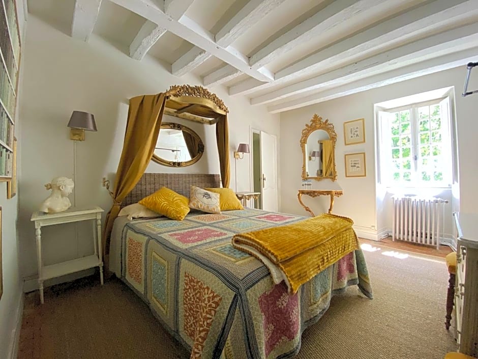 Le Petit Chateau De Sainte Colombe