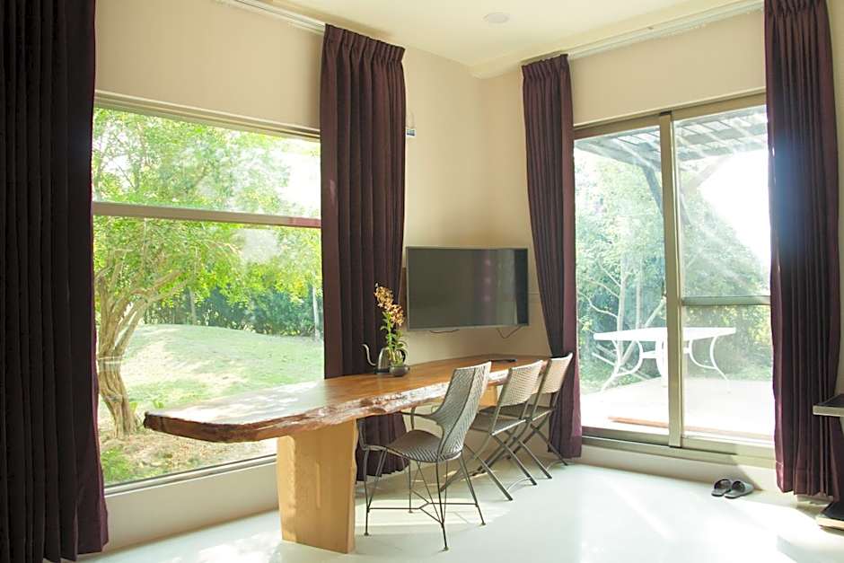 Photo 1 of 9 of Terrace
