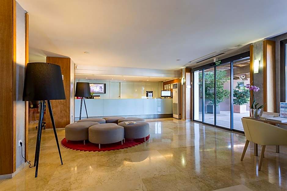 Palladium Hotel Cala Llonga - Adults Only