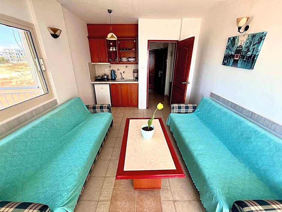 HOLIDAY APART 50 meters to BEACH, Sea view apartments