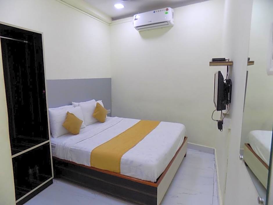 Hotel Maha Residency – Bombay/ Mumbai, KY