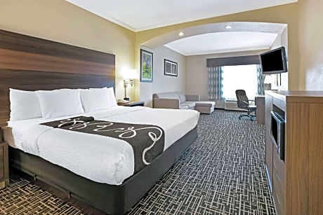 1 King Bed Deluxe Mobility Accessible Room Non-Smoking