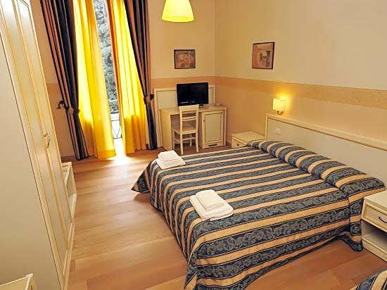 Hotel Azzi