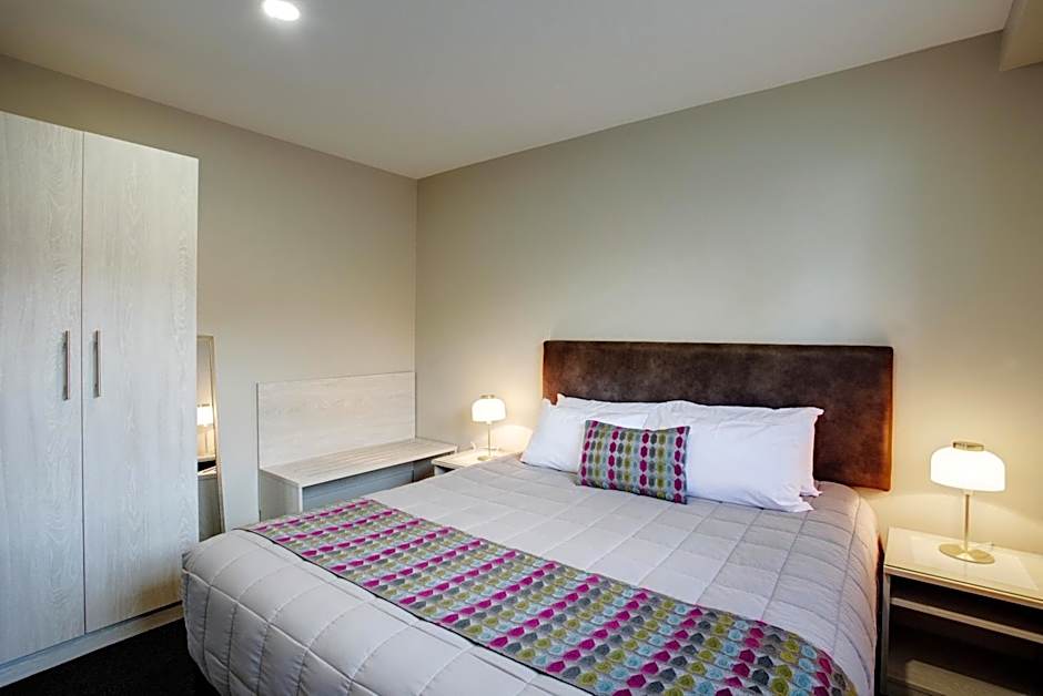 Ellerslie Palms Motel