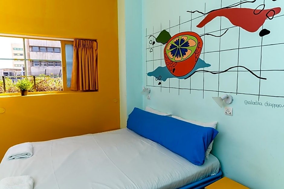 Foto 1 dari 6 — Economy Double or Twin Room