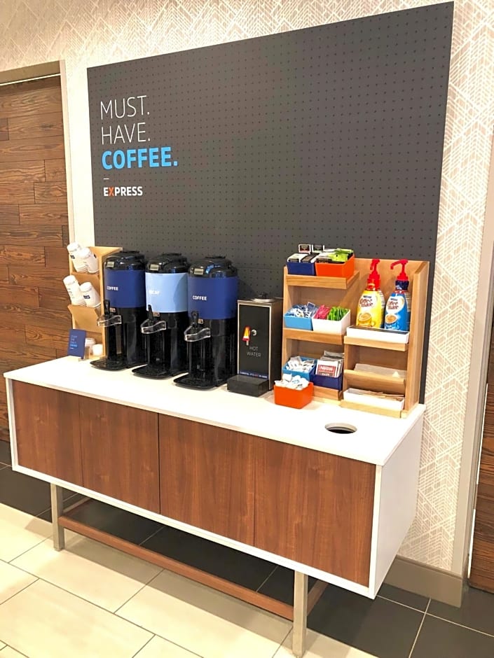 Holiday Inn Express Richmond - Midtown, an IHG Hotel