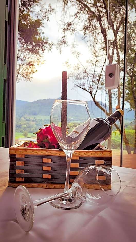 Pousada Jardim Encantado - Suítes em Container na cidade do Cristo Protetor - Encantado RS