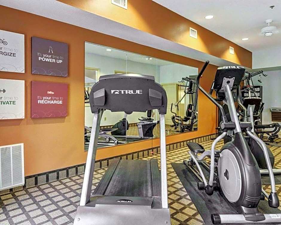 Comfort Suites near Hot Springs Park