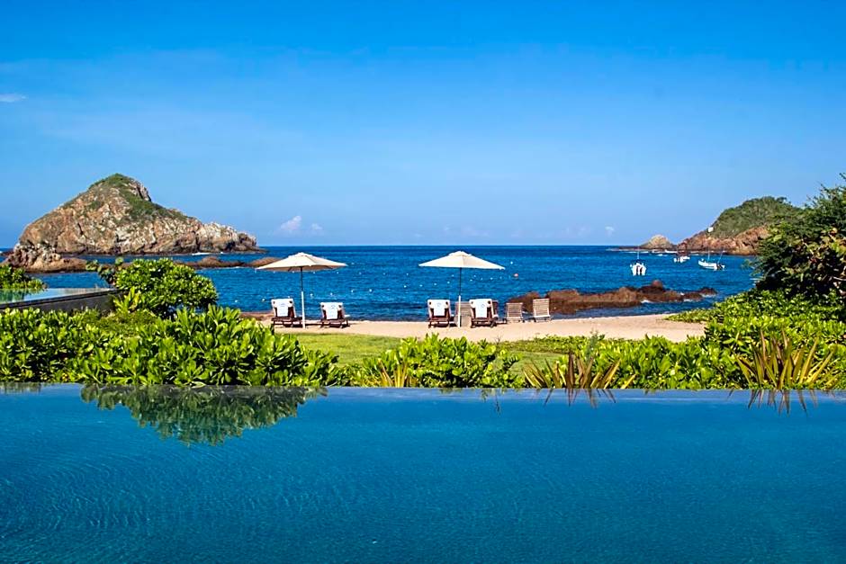 El Careyes Club & Residences