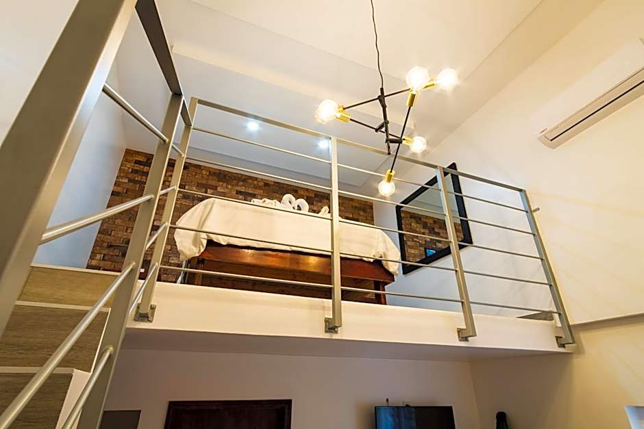 Hotel Revolucion