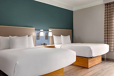 Deluxe Queen Room with Two Queen Beds - Non-Smoking