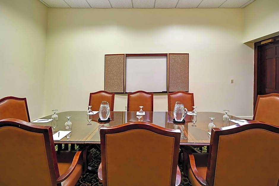 Embassy Suites by Hilton Charleston Historic District