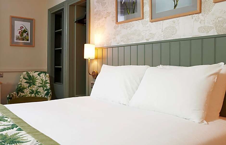 The Kings Head Wroxham by Greene King Inns