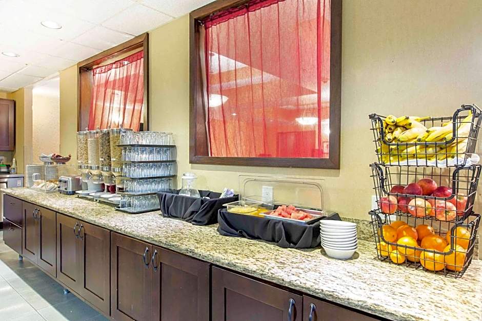 The Oaks Hotel & Suites