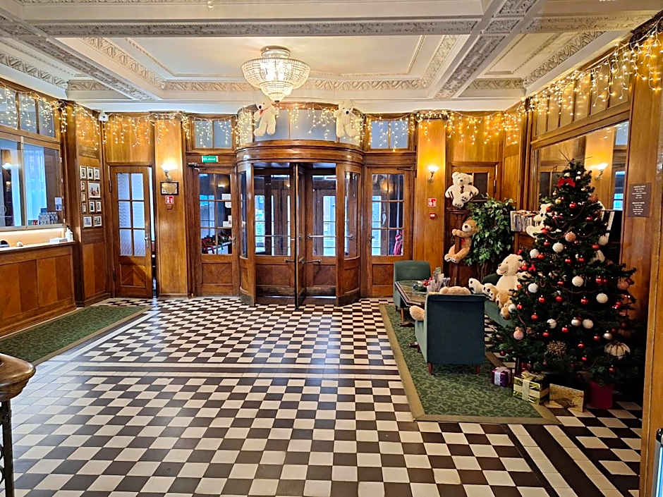 Photo 1 of 49 of Hotel Metropolis