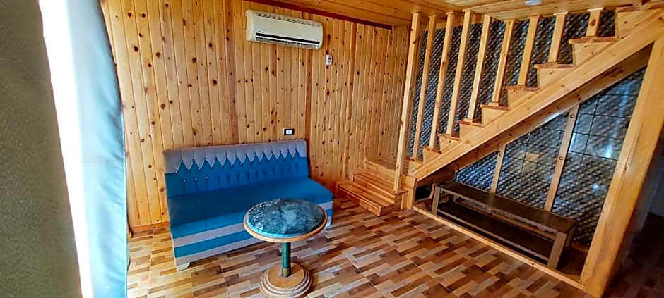 Green Beach Camp & Hotel